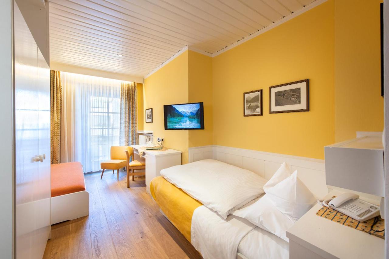 Hotel Cavallino Bianco - Weisses Roessl Сан Кандидо Екстериор снимка