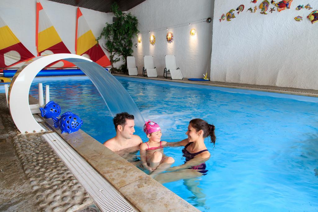 Hotel Cavallino Bianco - Weisses Roessl Сан Кандидо Екстериор снимка